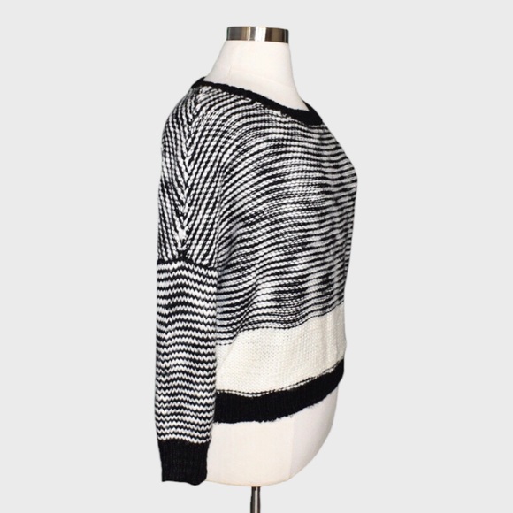 Trouve Striped Knit Sweater - Picture 2 of 5